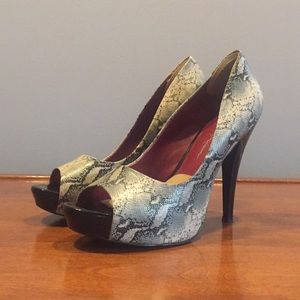 Jessica Simpson Reptile Print Peep Toe Pump